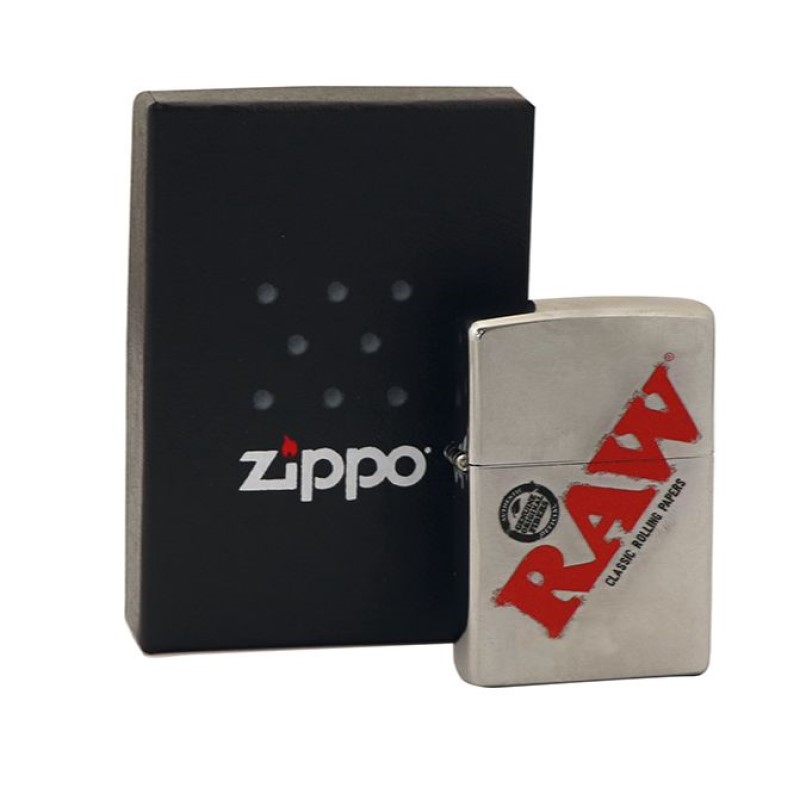 Un accendino Zippo nato dalla collaborazione con il marchio RAW.